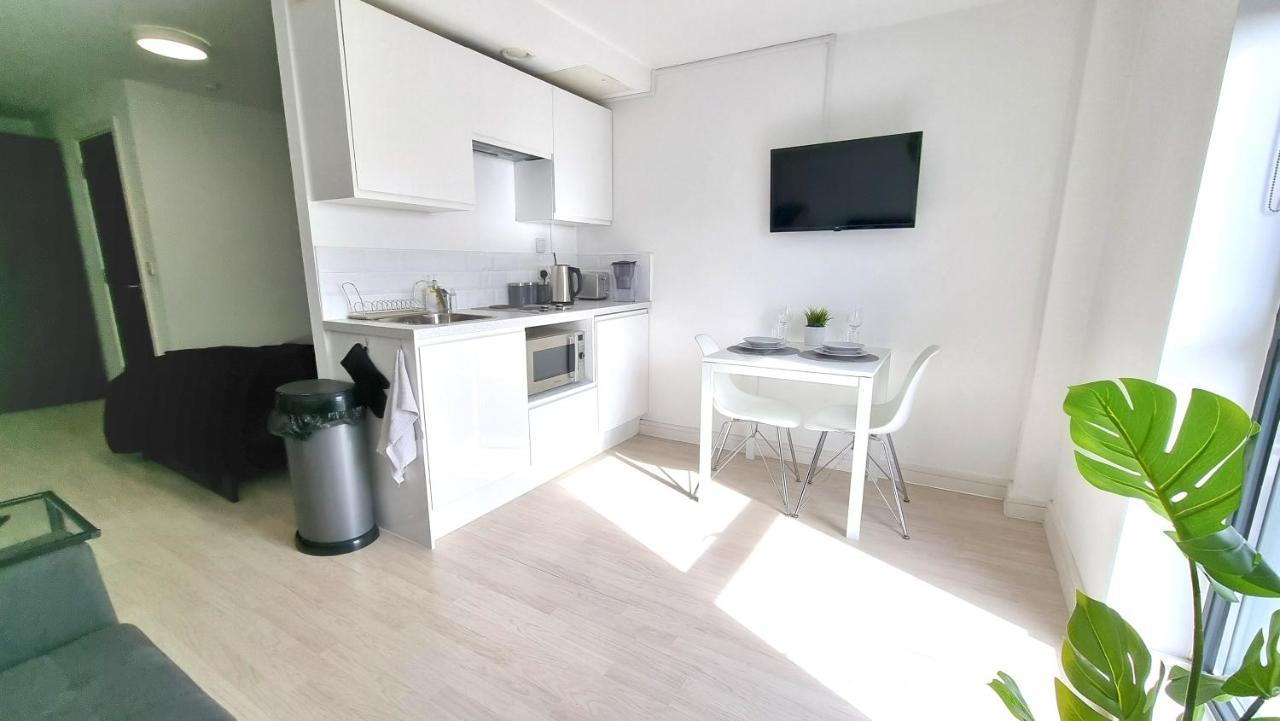 Spacious City Studio / Wifi / Parking Liverpool Ngoại thất bức ảnh